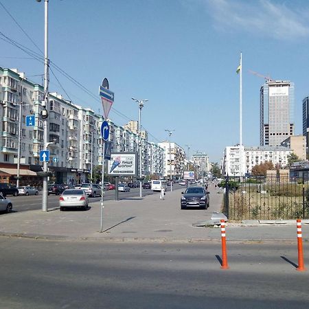 Двухкомнатная Вид На Дворец Украина Kiev Buitenkant foto