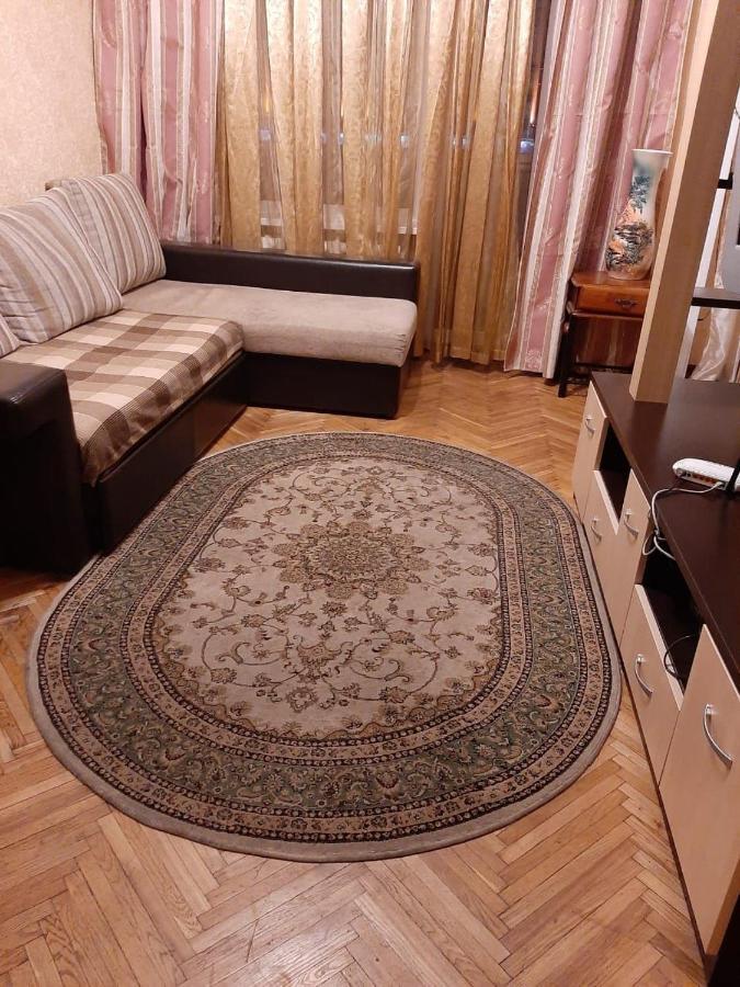 Двухкомнатная Вид На Дворец Украина Kiev Buitenkant foto