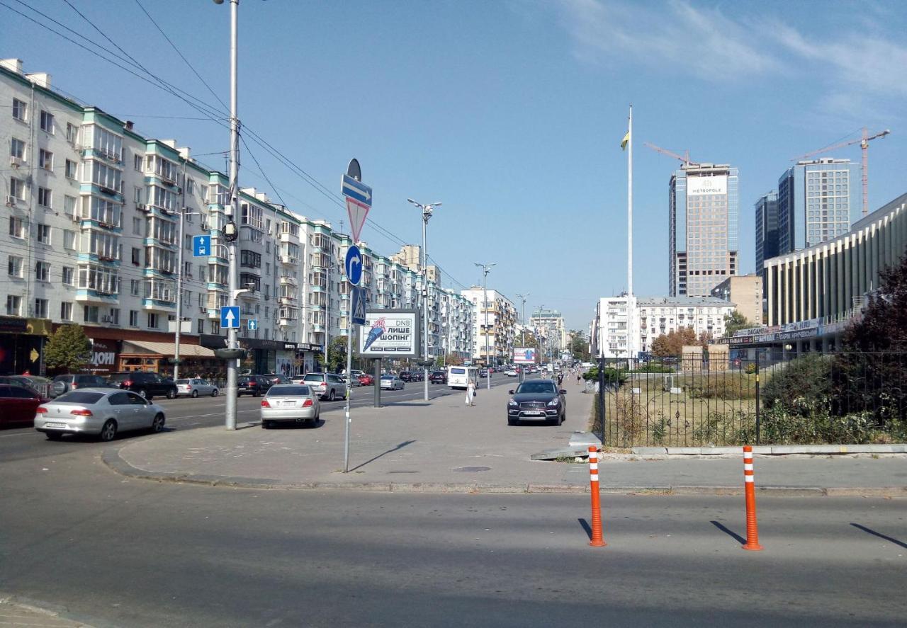 Двухкомнатная Вид На Дворец Украина Kiev Buitenkant foto