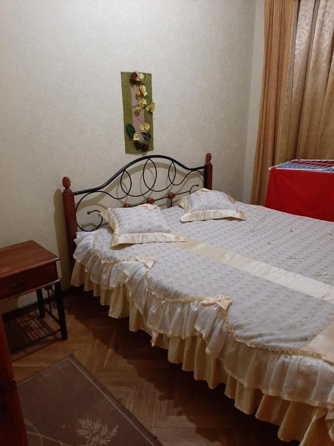 Двухкомнатная Вид На Дворец Украина Kiev Buitenkant foto